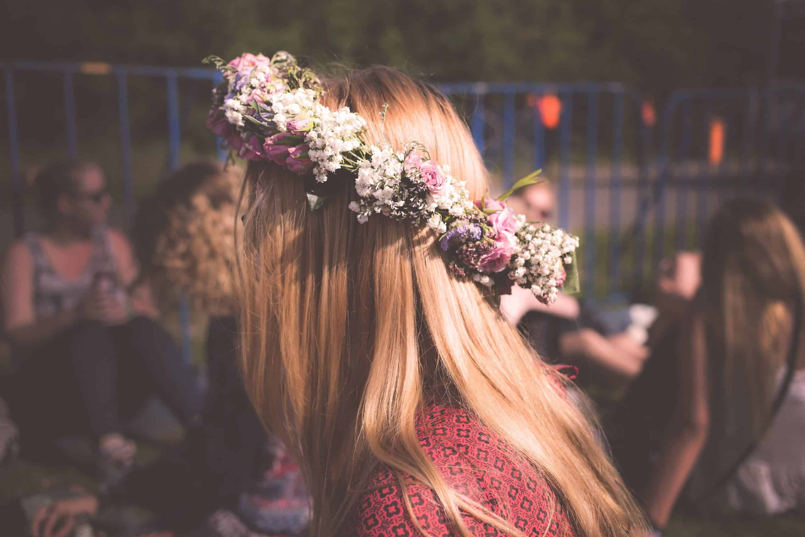 Comment faire une couronne de fleurs ?